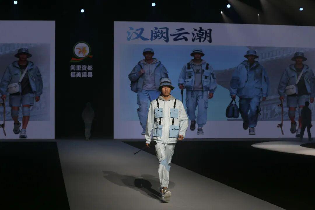 ?url=http%3A%2F%2Fdingyue.ws.126.net%2F2025%2F1112%2Fc6cfcb57j00t5lp7w001gd000u000k0m.jpg&thumbnail=750x2147483647&quality=75&type=webp